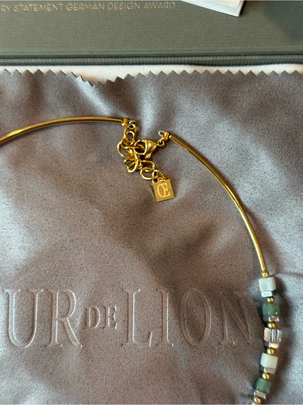 NEW✨ COEUR DE LION Precious Fusion Offset Necklace Gold Green Swarovski - Picture 7 of 8